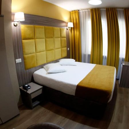 Hotel Midi-Zuid Saint-Gilles Eksteriør bilde