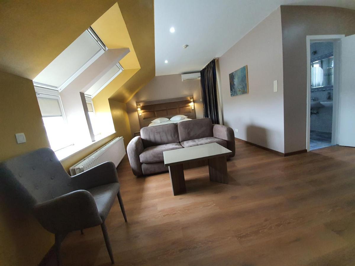 Hotel Midi-Zuid Saint-Gilles Eksteriør bilde