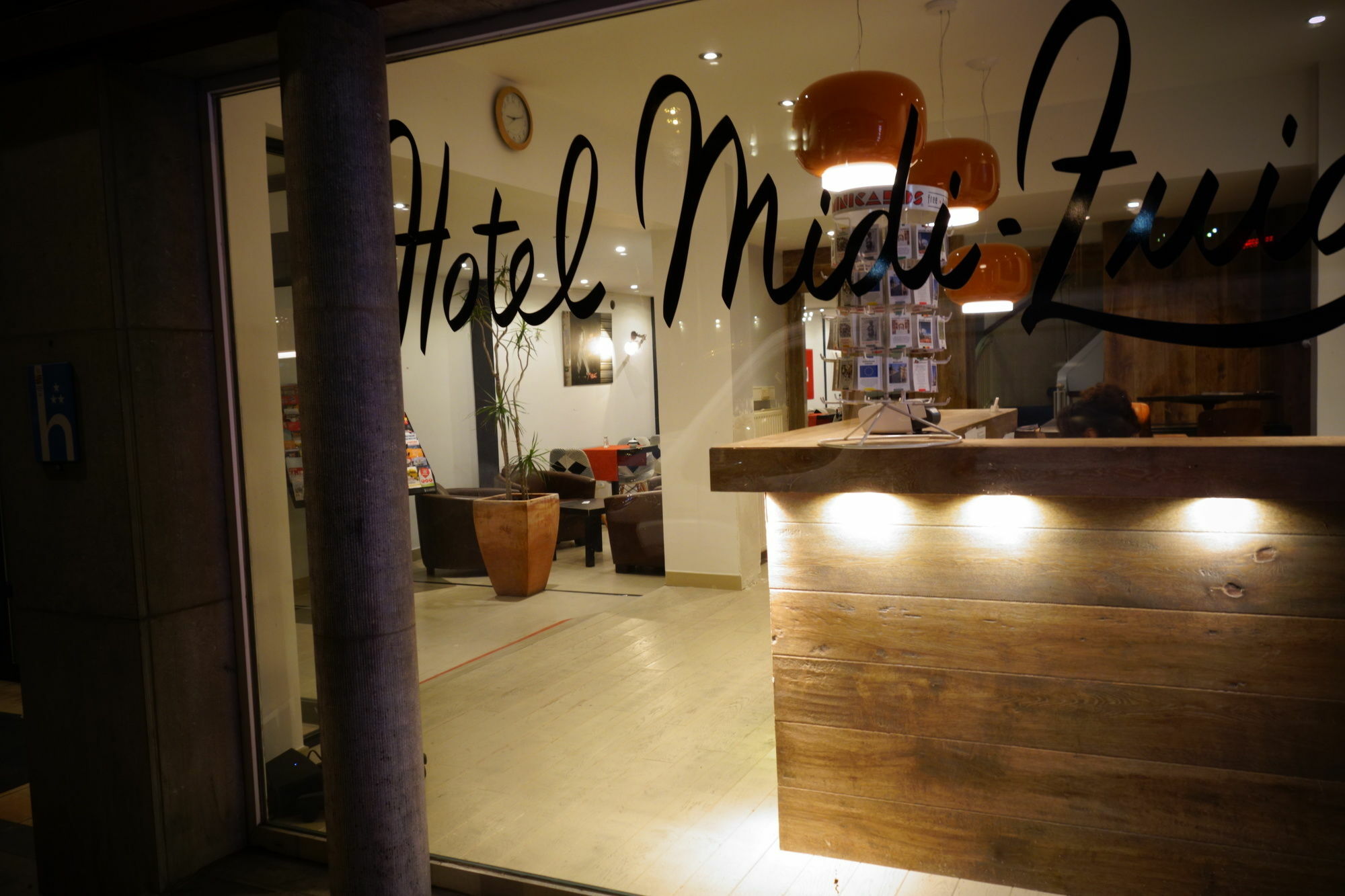 Hotel Midi-Zuid Saint-Gilles Eksteriør bilde